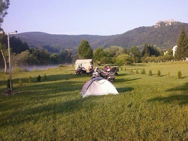 Auto Kamp Lav Hotel Kulen Vakuf Bagian luar foto