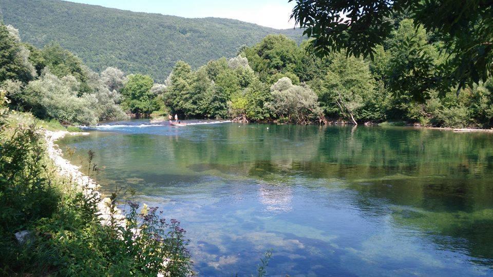 Auto Kamp Lav Hotel Kulen Vakuf Bagian luar foto