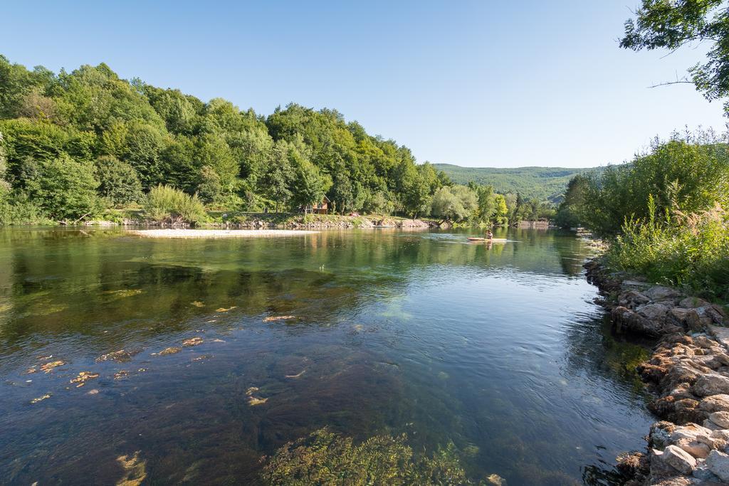 Auto Kamp Lav Hotel Kulen Vakuf Bagian luar foto