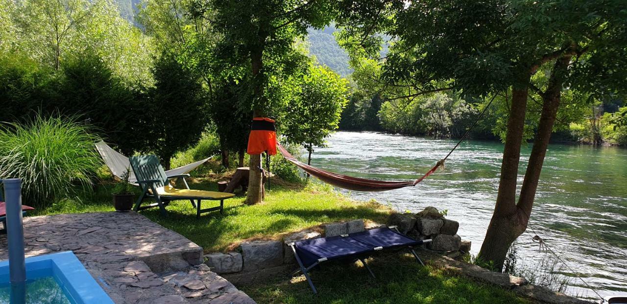 Auto Kamp Lav Hotel Kulen Vakuf Bagian luar foto