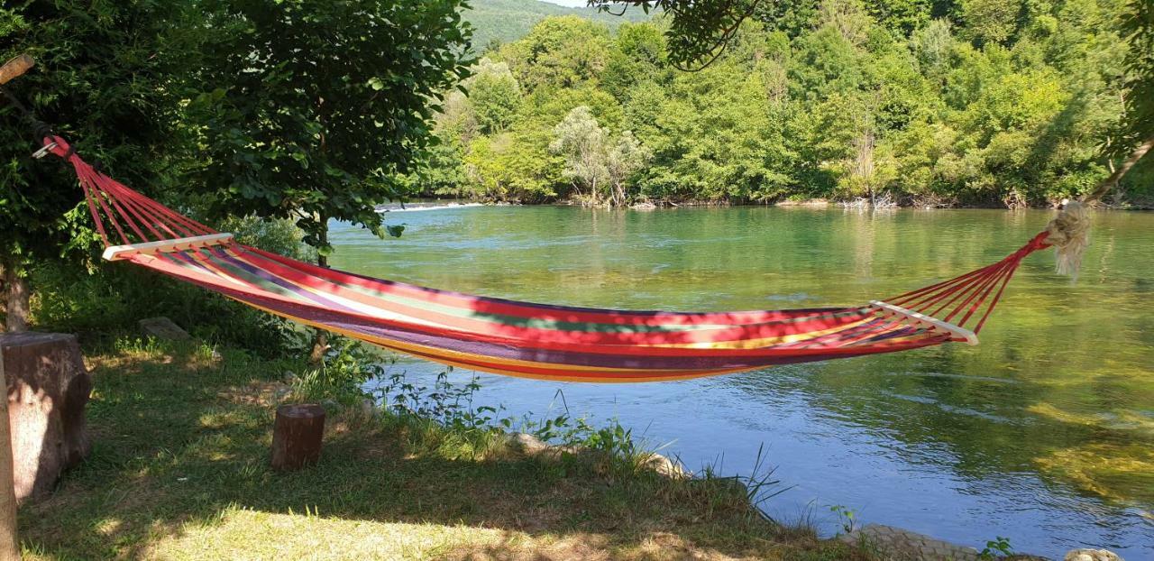Auto Kamp Lav Hotel Kulen Vakuf Bagian luar foto